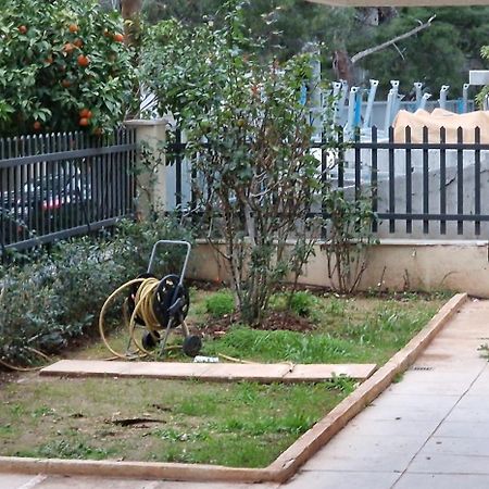 אתונה A Cozy Affordable Place At Voula מראה חיצוני תמונה