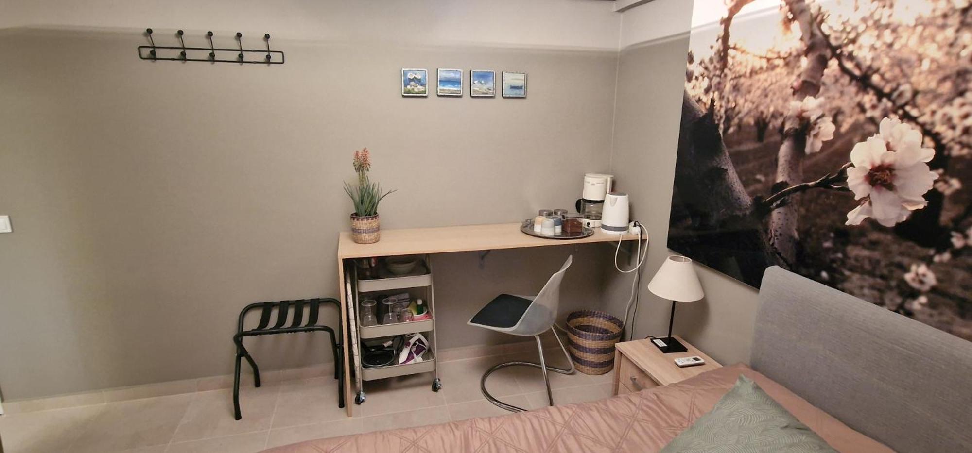 אתונה A Cozy Affordable Place At Voula מראה חיצוני תמונה